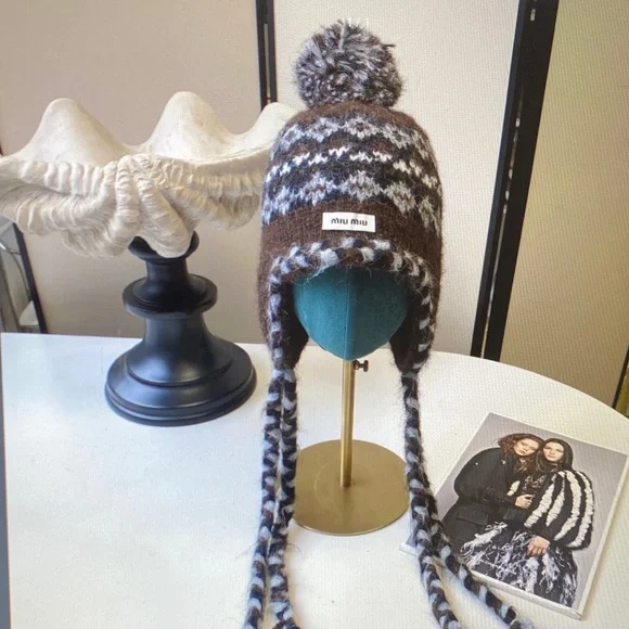 Miu Miu Gray Knit Hat with Pom Pom Ties Grey Wool And Cashmere Hat | Miu Miu main image 4